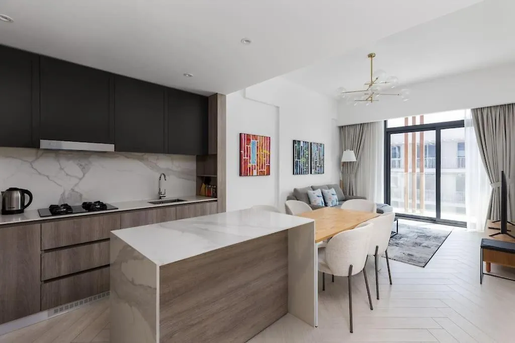 Waves - Luxurious Comfort With City Views In Oxford 212 Dubai