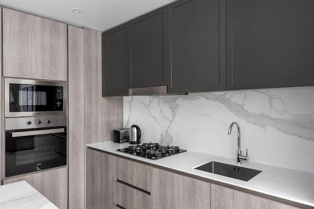 Waves - Luxurious Comfort With City Views In Oxford 212 Dubai United Arab Emirates