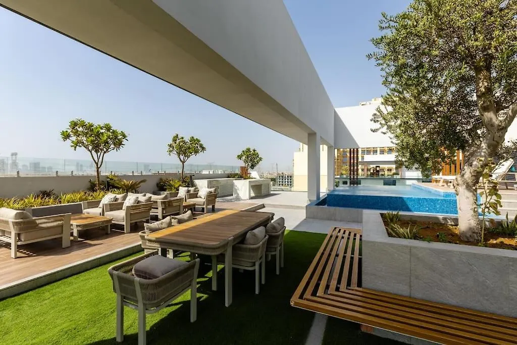 Waves - Luxurious Comfort With City Views In Oxford 212 Dubai
