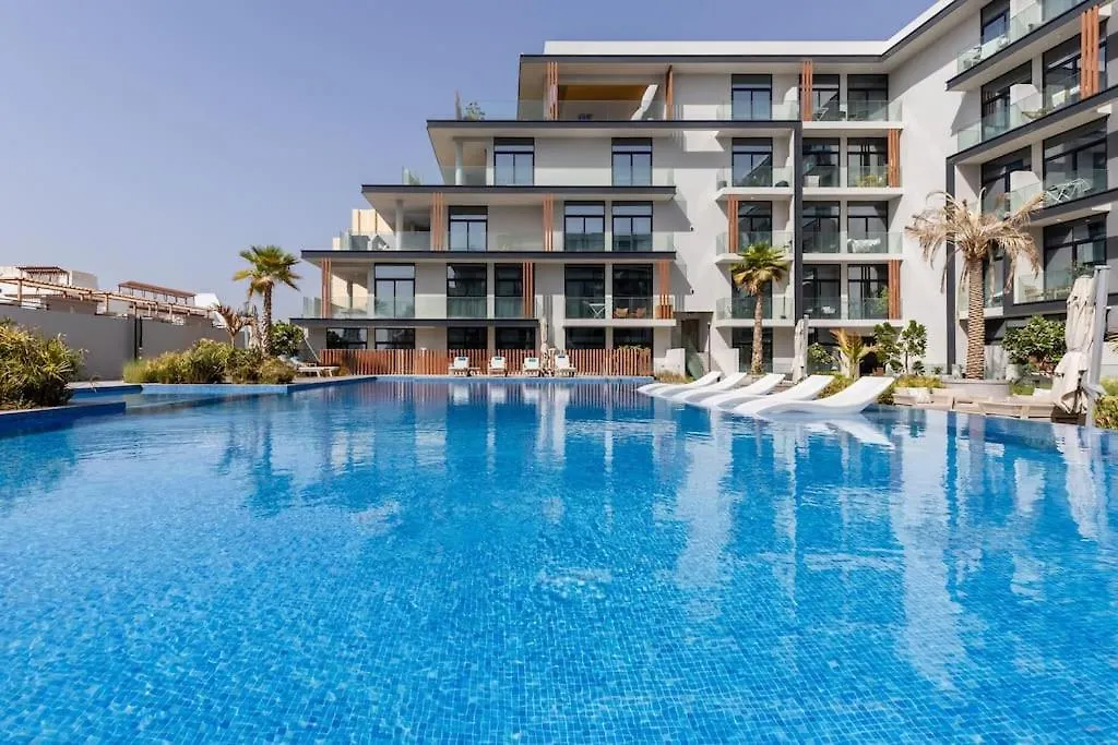 Waves - Luxurious Comfort With City Views In Oxford 212 Dubai Apartment