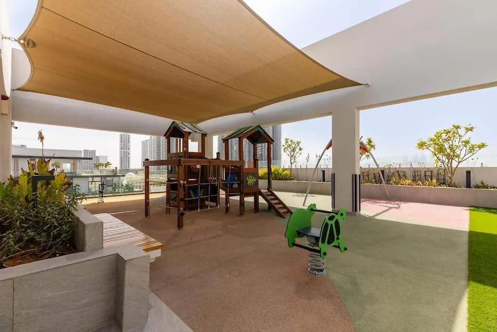 Waves - Luxurious Comfort With City Views In Oxford 212 Dubai Apartment